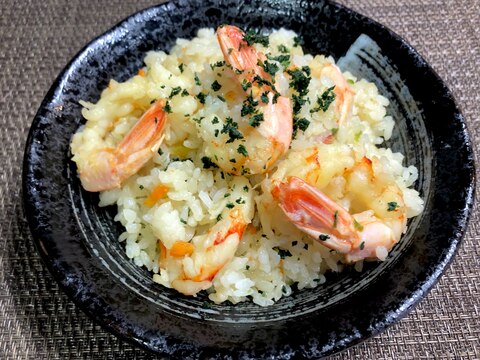 炊飯器で簡単❤️エビピラフ